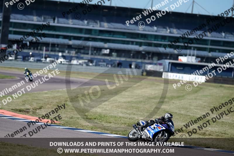 Rockingham no limits trackday;enduro digital images;event digital images;eventdigitalimages;no limits trackdays;peter wileman photography;racing digital images;rockingham raceway northamptonshire;rockingham trackday photographs;trackday digital images;trackday photos